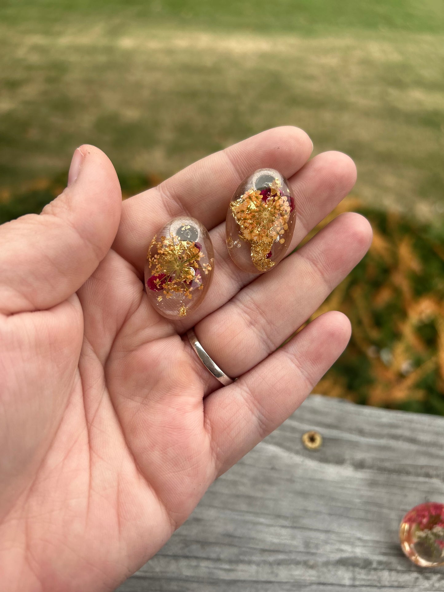 Gold Flake Flower Resin Studs